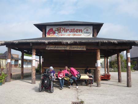 23 Bick hinter die Kulissen..